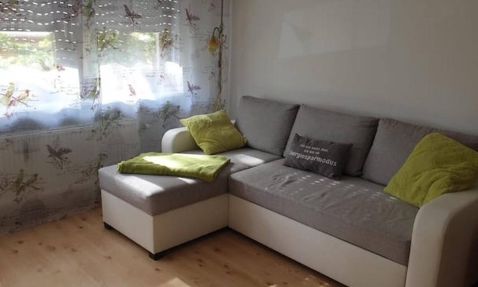 Fuerth Apartamento | Gemütliche Ferienwohnung in Grünen Parkwohnanlage mit Balkon