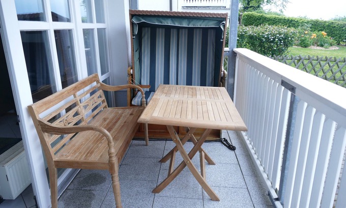 Moenchgut Peninsula Apartamento | Gemütliche Ferienwohnung mit Meerblick