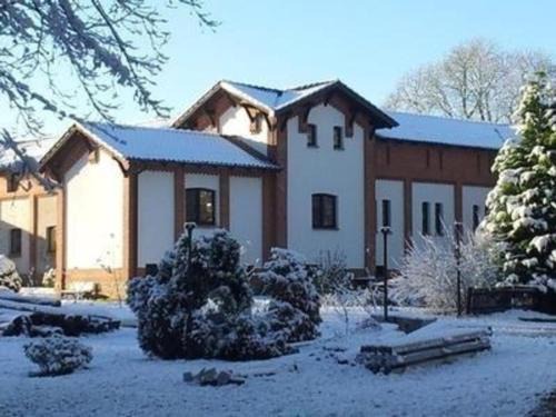 Kuchelmiss Apartamento | Gemütliche Ferienwohnung in Kuchelmiß mit Großem Garten