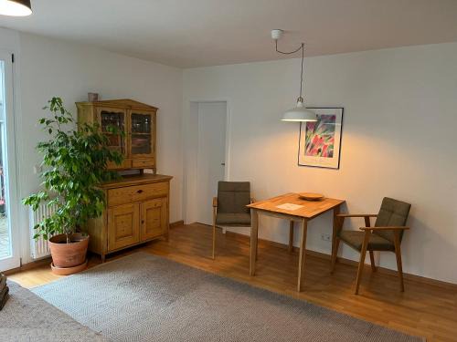 Loerrach Apartamento | Gemütliche Ferienwohnung im alten Ortskern von Tüllingen