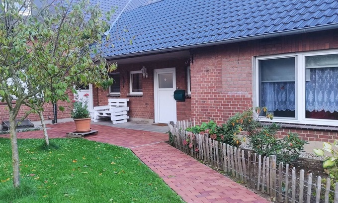 Rees Apartamento | Gemütliche Kleine Ferienwohnung auf Alter Hofanlage mit Terrasse und Gartenblick
