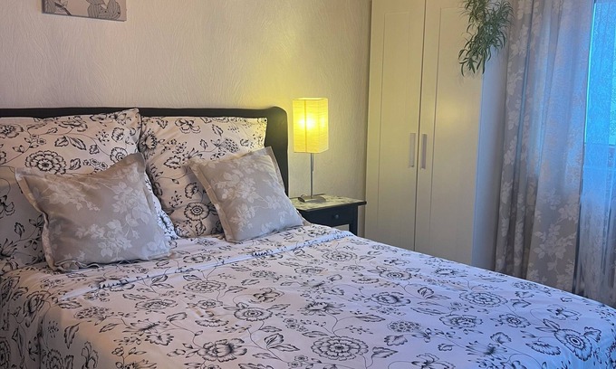Oberwinter Apartamento | Gemütliche Unterkunft Zentral in Oberwinter mit Balkon