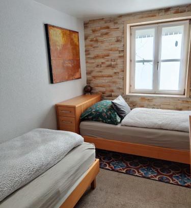 Alberschwende Apartamento | Gemütliches 2 Bettzimmer mit Gemeinschaftsbad und kleiner Küche
