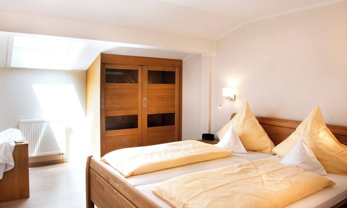 Bad Birnbach Apartamento | Aplicación acogedora. 58m² en el ático con balcón.