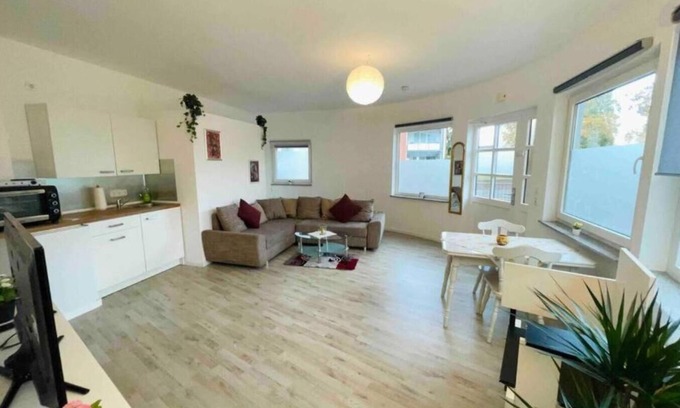 Rheinhausen Casa | Gemütliches Bungalow, Kontakloser Check-in, Zentral