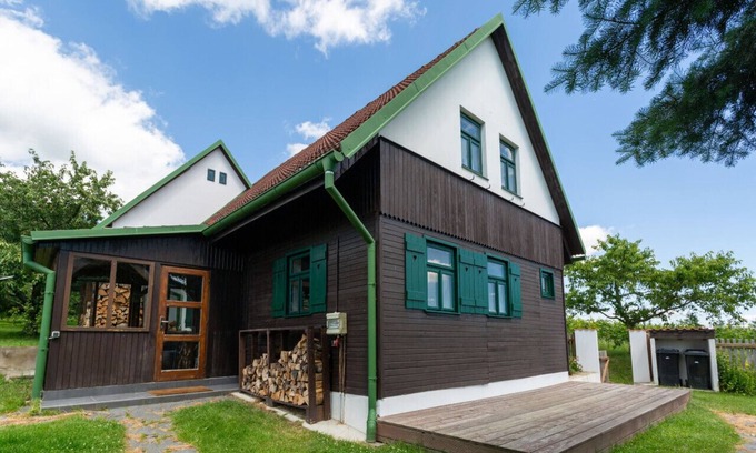 Libesice Cabaña | Gemütliches Ferienhaus mit Blick auf die Weinberge. Frühstücksservice möglich!
