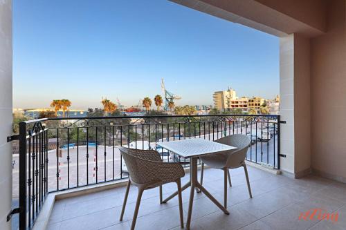Birzebbuga Apartamento | Gem Beachfront Apt with Amazing Bay and Sea Views