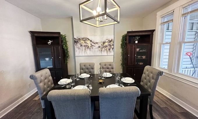 Brentwood Casa | Gem house in the Pittsburgh suburbs