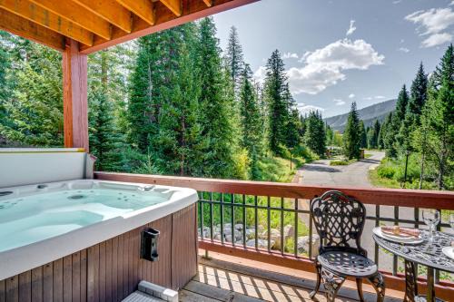 Old Town Apartamento | Gem in Old Town Winter Park Walk to Ski Lifts!