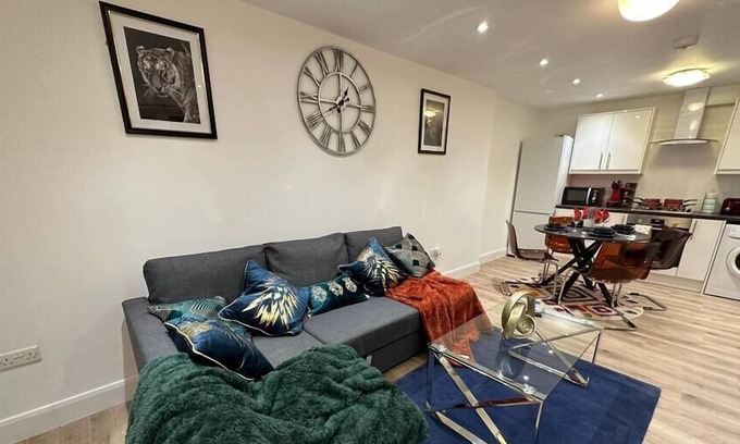 South Richmond Apartamento | Gem of Richmond Central Flat - Parking & Wifi