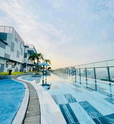 District 7 Apartamento | GenBee Harbour View - Infinity swiming pool