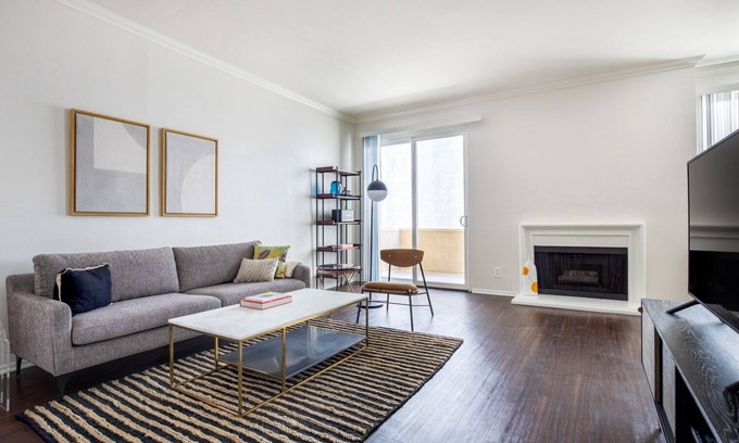 Beverly Grove Apartamento | Generous Beverly Hills 1BR, nr Century City, by Blueground