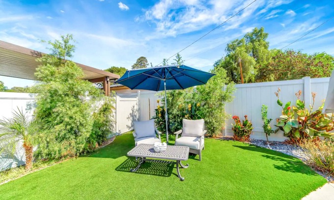 Woodland Hills Casa | Generous King- Suites W/ Backyard Bliss & Barbecue!