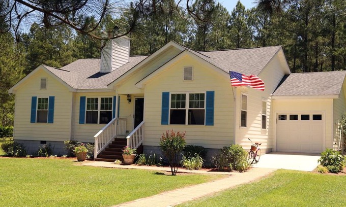 Eastman Casa | Genesis House - Christian Retreat