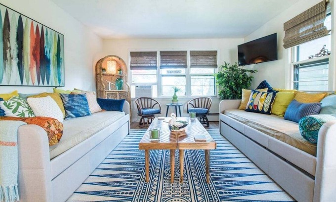 Lake Geneva Apartamento | Geneva Beach House Geneva Suite |1st Floor |Walk to the Lake |Shared Backyard |Parking