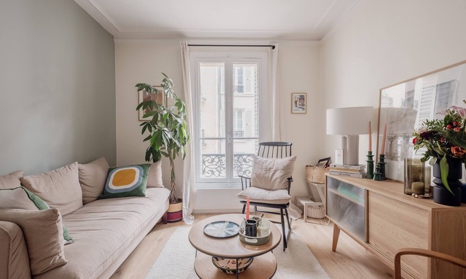 Epinettes Apartamento | Gentle Greens, by Veeve