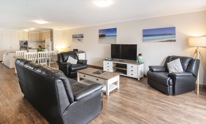 Geographe Casa | Geographe Marina Retreat- WIFI, Bikes and Kayaks