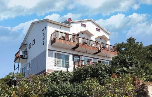 Irun-myeon Casa | Geojae Moraesup Pension