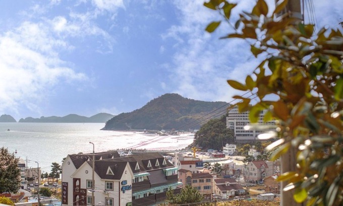 Irun-myeon Casa | Geoje Wahyeon 47 Pension