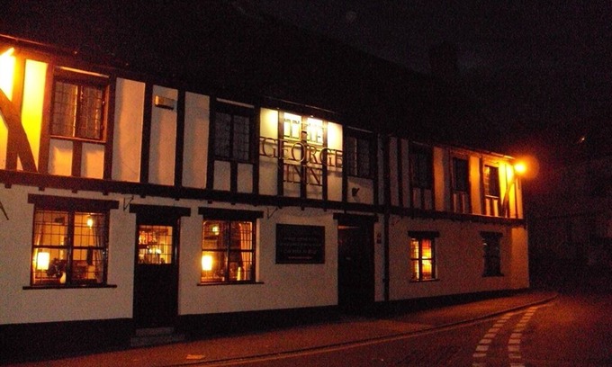 Mere Hotel | The George Inn