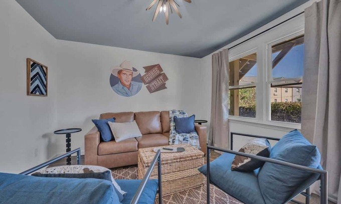 Buena Vista Apartamento | George Strait Themed Apartment!