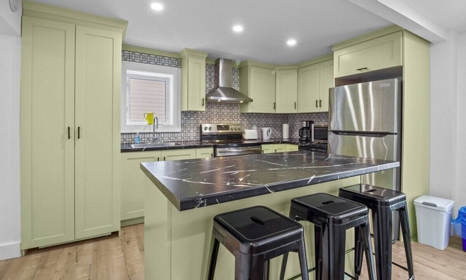 Downtown St. John's Casa | Georgestown Hutch | Private Patio | Parking