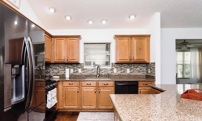 Liberty Park Cabaña | Georgetown - Centrally Located 3/2 Designer Home