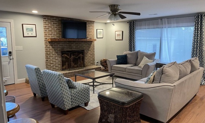 Georgetown Casa | Georgetown's "Hidden Gem"! A renovated Southern home 3 min from Front Street