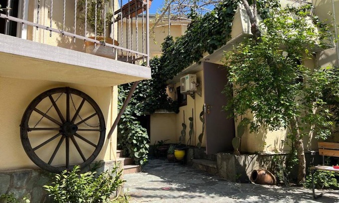 Avlabari Hotel | Georgian House