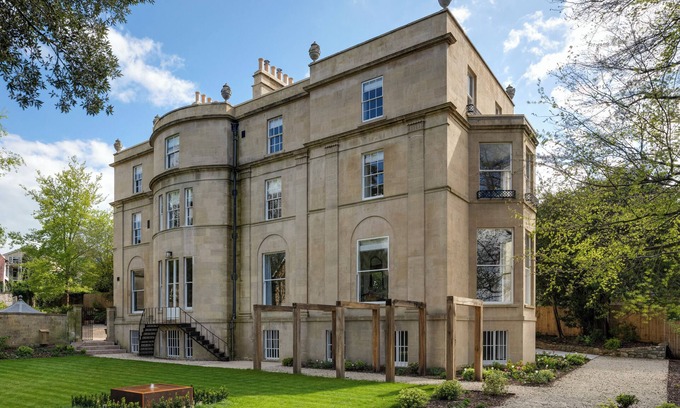 Bath Casa | Georgian manor house, 5 minutes to Bath city centre, complimentary breakfast