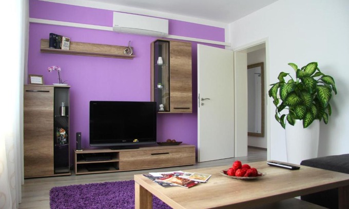 Mitte Apartamento | Geräumige 4 Zimmer Wohnung an den Kaiserthermen