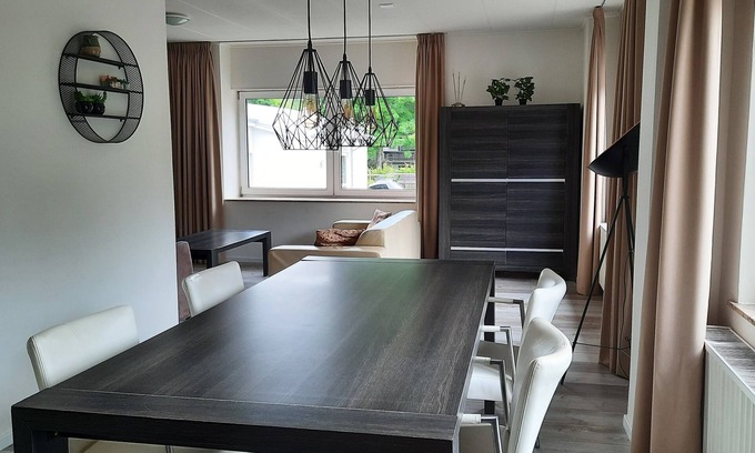 Gees Apartamento | Geräumige Frisch Renovierte Wohnung Mitte in der Vulkaneifel