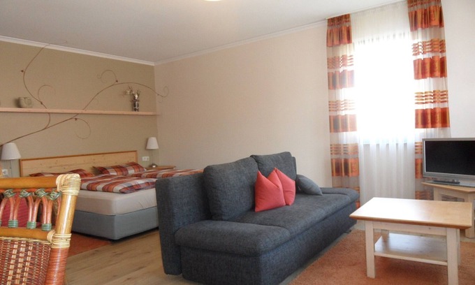 Nordheim a. Main Apartamento | Amplio apartamento de 1 habitación (45 m2) con cocina.