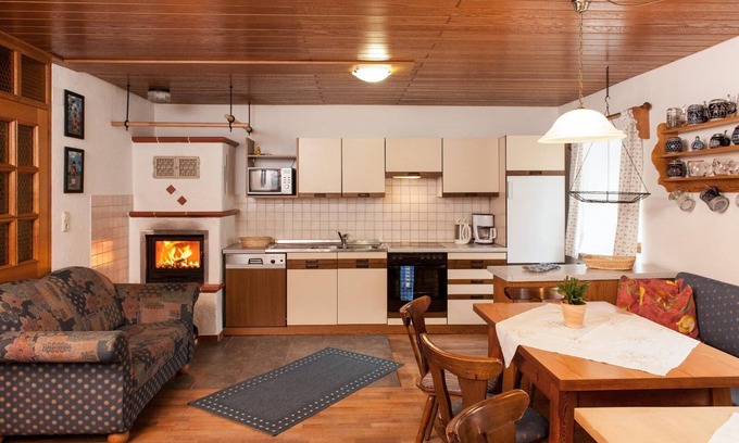 Neuschoenau Apartamento | Geräumiges Ferienhaus in idyllischer Lage, mit Badeweiher