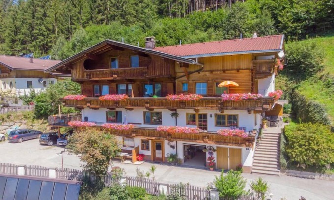 Gerlosbergeben Apartamento | Gerlosblick by Interhome