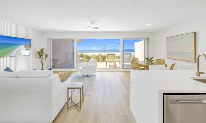 Siesta Key Village Apartamento | Gertrude's Siesta | Oceanview Penthouse | 20 Steps to Beach + Huge Terrace
