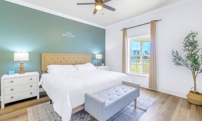 Siesta Key Casa | Gertrude's Siesta | Pool, Jacuzzi | 1 Min to Beach | 4 Min to Dining & Music