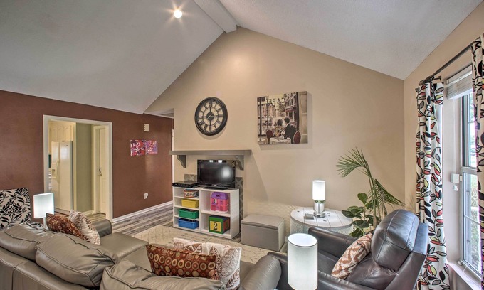 Greenville - Spartanburg Cabaña | Get 10% off for week-long booking at Dog Friendly Cottage with fenced backyard