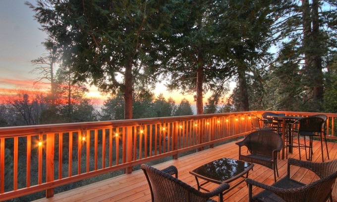 Idyllwild Cabina | Obtenga una sensación de paz y tranquilidad en Naughty Pines / ¡Lea nuestras reseñas!