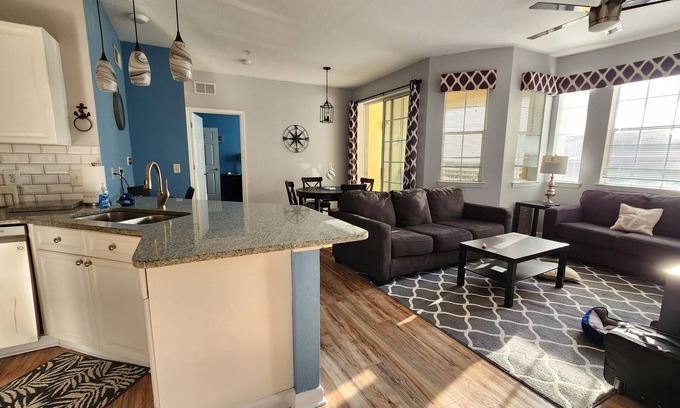 Loughman Condominio | ¡Aléjate de todo en un lugar que está cerca de TODO! Renovado - cerca de Disney!