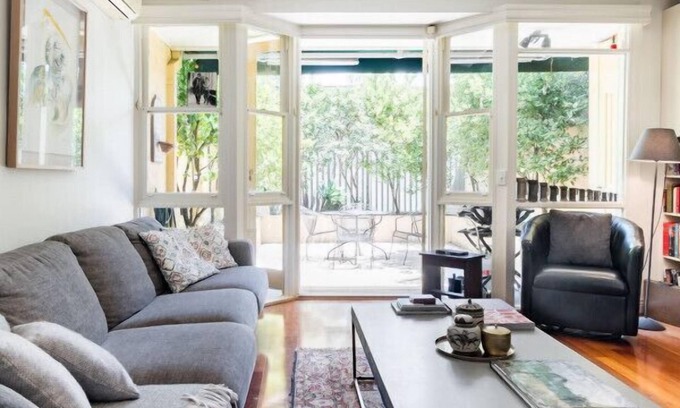 Richmond North Casa | Get Cozy by the Fire in the Sought-after City Suburbs