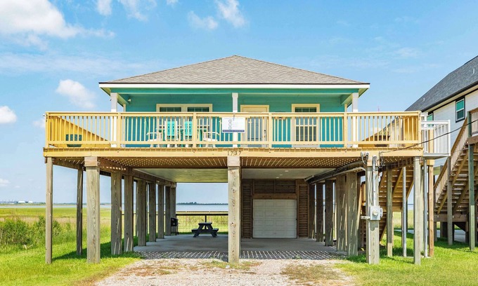 Surfside Beach Casa | Get Your Beach Retreat On at The Blue Crab!