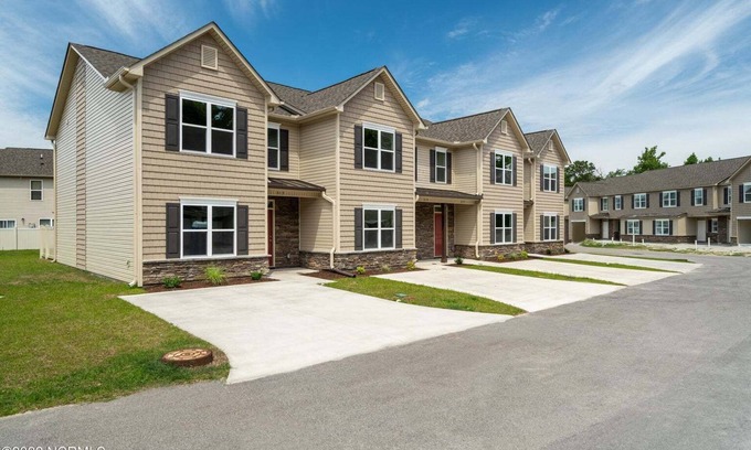 McCutcheon Field Casa | Getaway at Glenellen Sleeps 6 with Linens Included