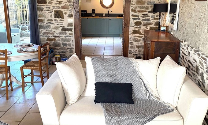 Ille-et-Vilaine Casa | Getaway at Zoé's Cottage