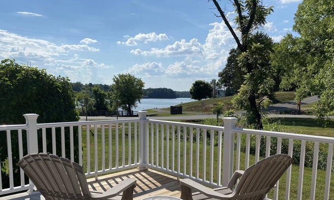 Vonore Casa | Getaway for 2! Lake access across the street, Come enjoy the Simple Lake Life.