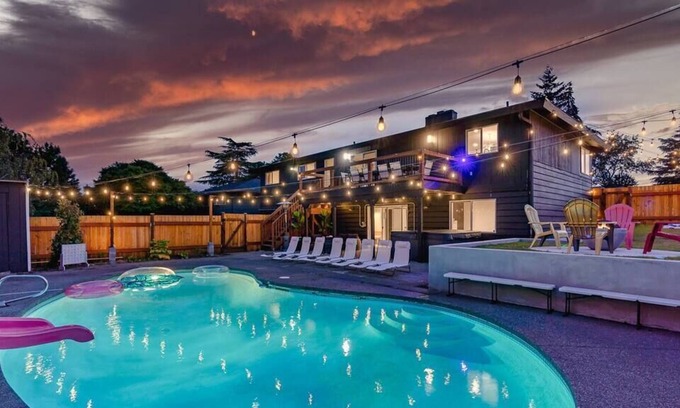 West End Casa | Getaway House★Event Home★Staycation★Chef Kitchen★