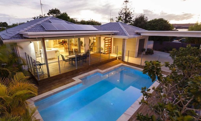 Mermaid Waters Casa | Getaway House - 4 minutos a pie de la playa - Casa de vacaciones ideal para familias