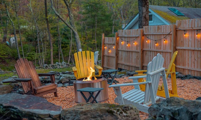 Dingmans Ferry Casa | Getaway in the Poconos | 90 mins from NYC