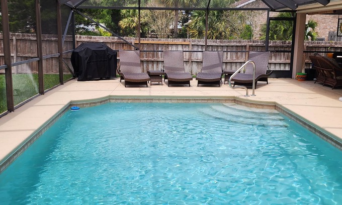 Sebastian Highlands Casa | 🍹🌞 Getaway Paradise! Heated Pool, TV Patio, Fenced, Wifi, Near Beaches!