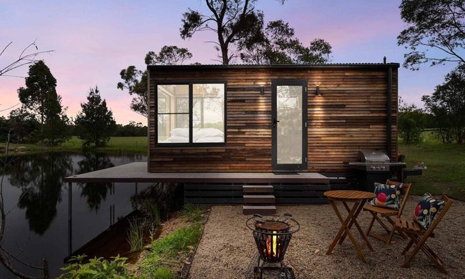 Kangaroo Valley Apartamento | Getawayz NSW - 'Banksia' Designer Tiny Home w/ stunning dam views